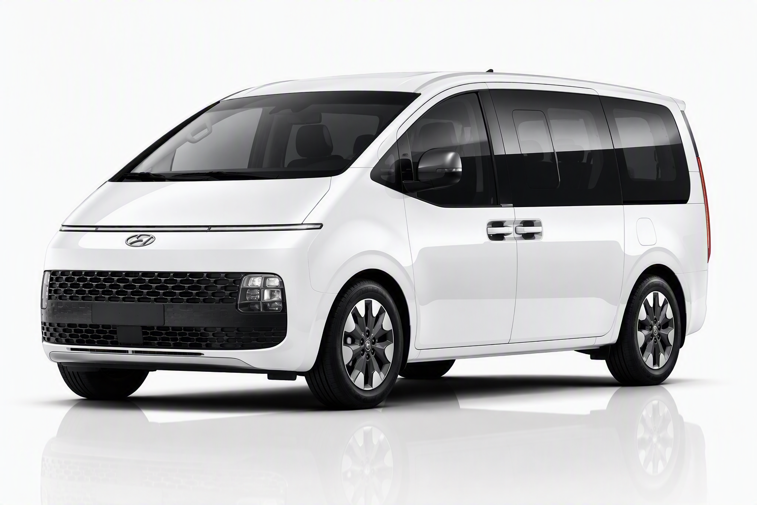 Hyundai Staria de 8.9.11 plazas Diesel